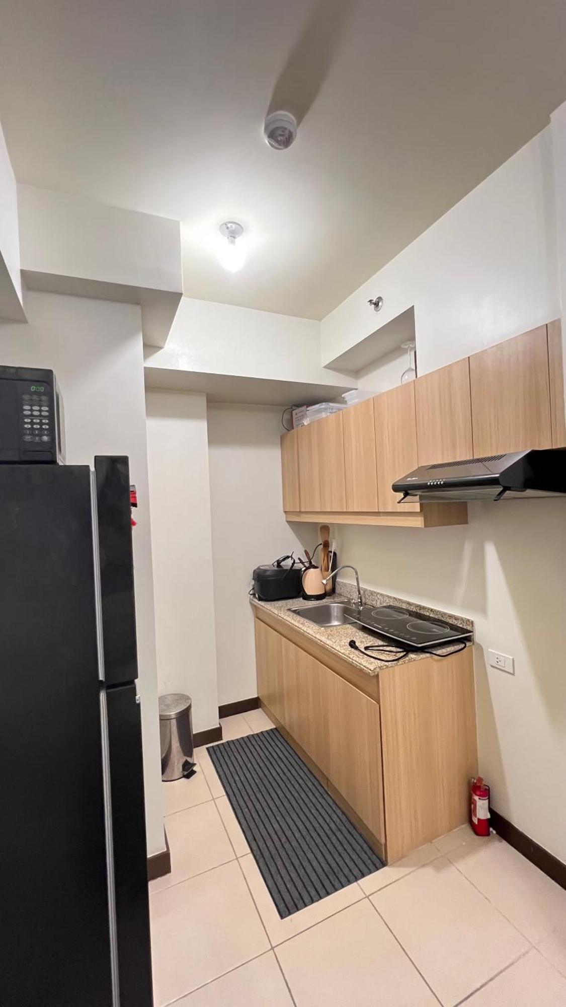 Brixton Place, Weston Tower Манила Екстериор снимка
